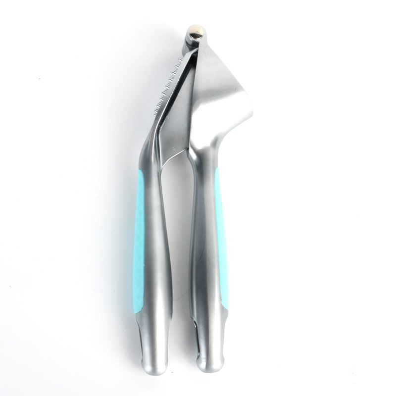 కొత్త డిజైన్ మన్నికైన జింక్ మిశ్రమం వెల్లుల్లి ప్రెస్